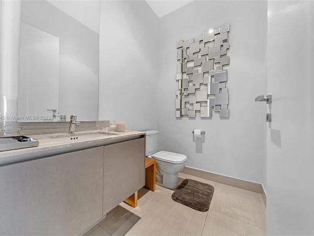 3250 NE 188th St, Aventura FL 33180