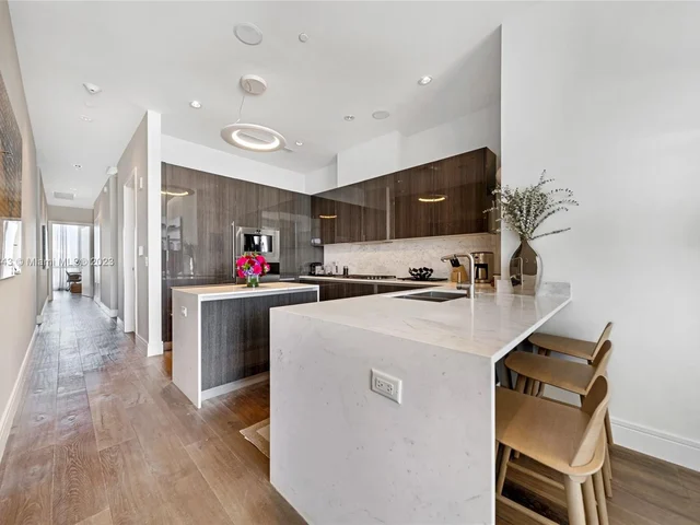 3250 NE 188th St, Aventura FL 33180