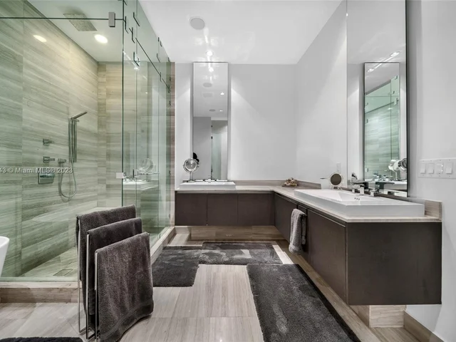 3250 NE 188th St, Aventura FL 33180