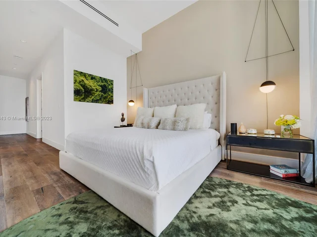 3250 NE 188th St, Aventura FL 33180