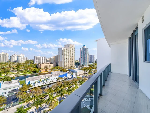 3250 NE 188th St, Aventura FL 33180