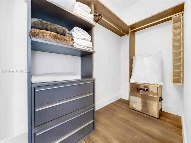 3250 NE 188th St, Aventura FL 33180