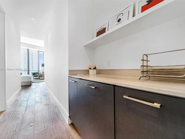 3250 NE 188th St, Aventura FL 33180