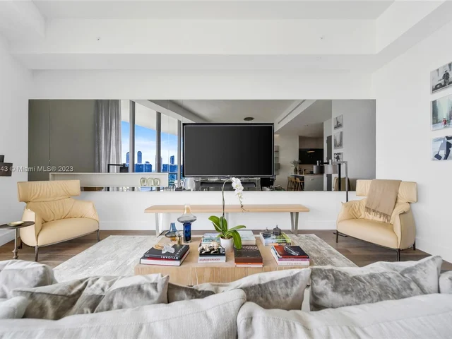 3250 NE 188th St, Aventura FL 33180