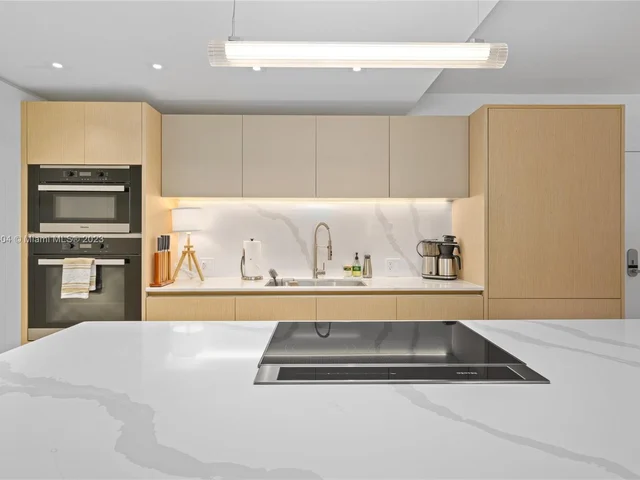 2301 Collins Ave # 407, Miami Beach FL 33139