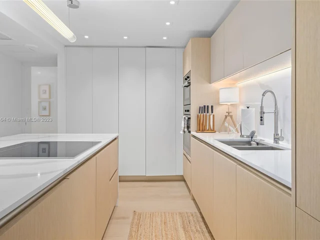 2301 Collins Ave # 407, Miami Beach FL 33139