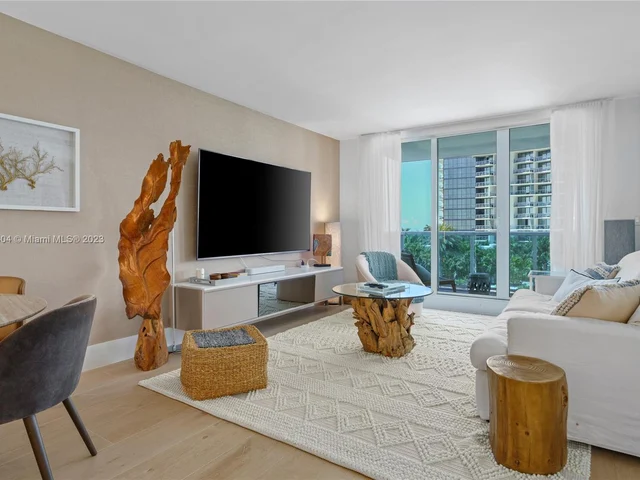 2301 Collins Ave # 407, Miami Beach FL 33139