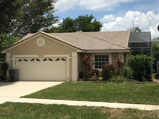 10687 Pebble Cove Ln, Boca Raton FL 33498