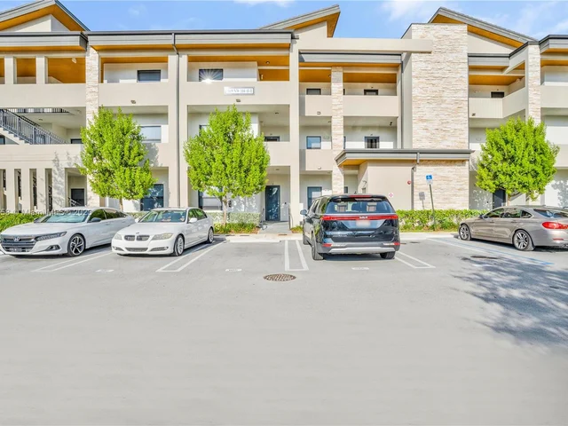 7819 NW 104th Ave # 33, Doral FL 33178