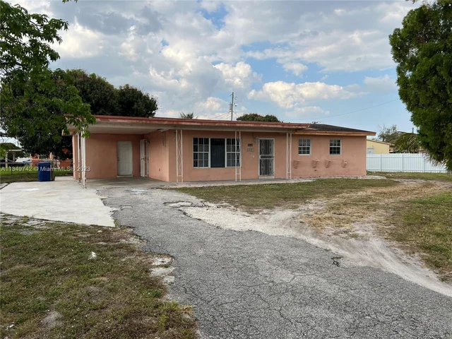 4291 NW 178th Dr, Miami Gardens FL 33055