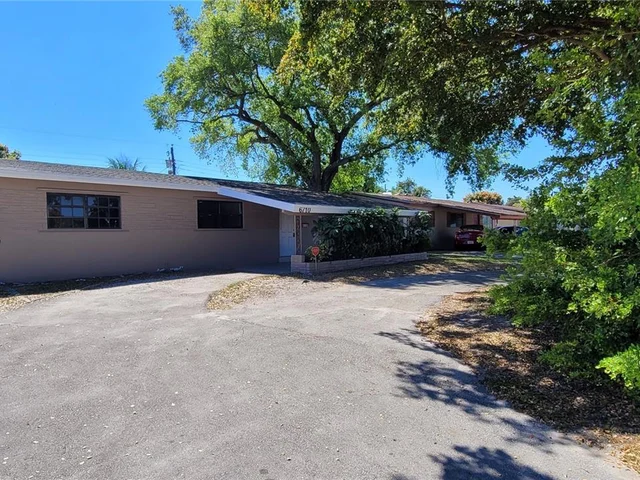 6710 Meade St, Hollywood FL 33024