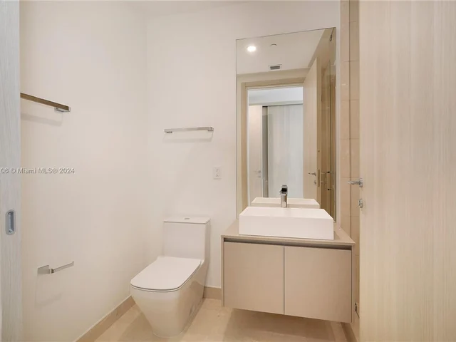 1000 Brickell Plz, Miami FL 33131