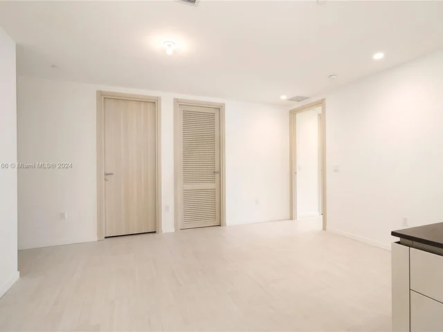 1000 Brickell Plz, Miami FL 33131