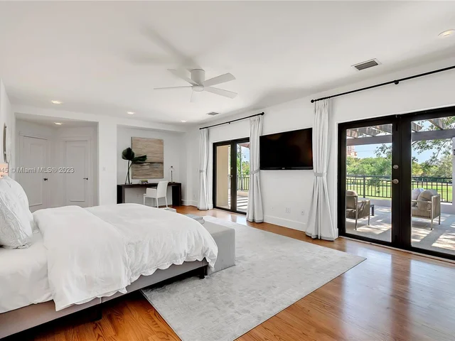 3425 Alhambra Cir, Coral Gables FL 33134