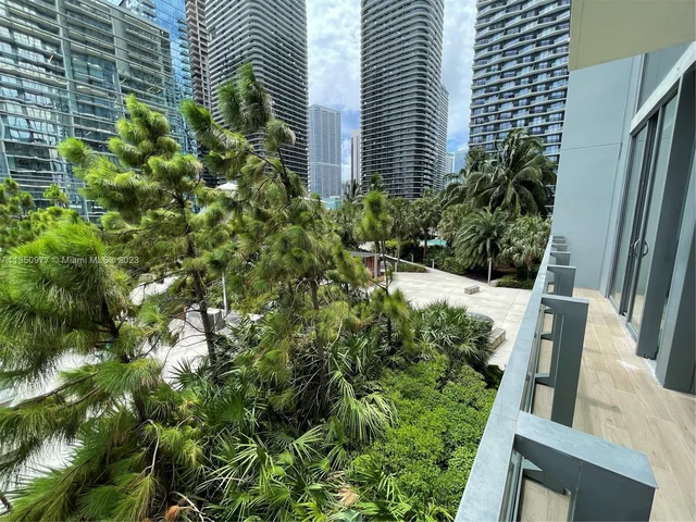 88 SW 7th St # 711, Miami FL 33130