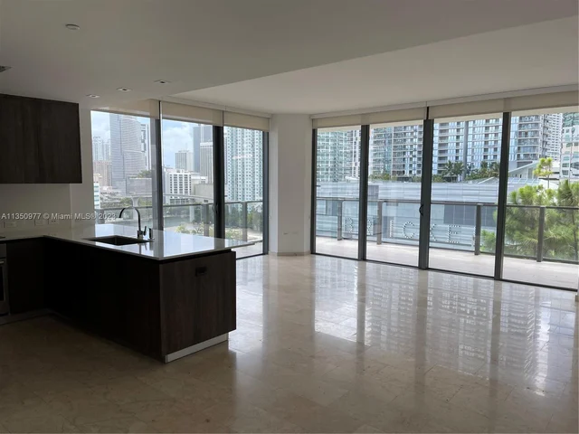 88 SW 7th St # 711, Miami FL 33130