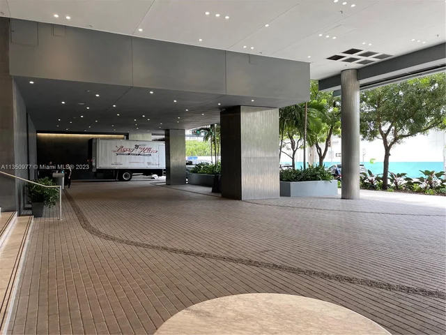 88 SW 7th St # 711, Miami FL 33130