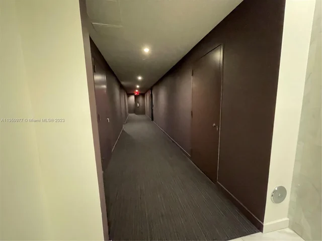 88 SW 7th St # 711, Miami FL 33130