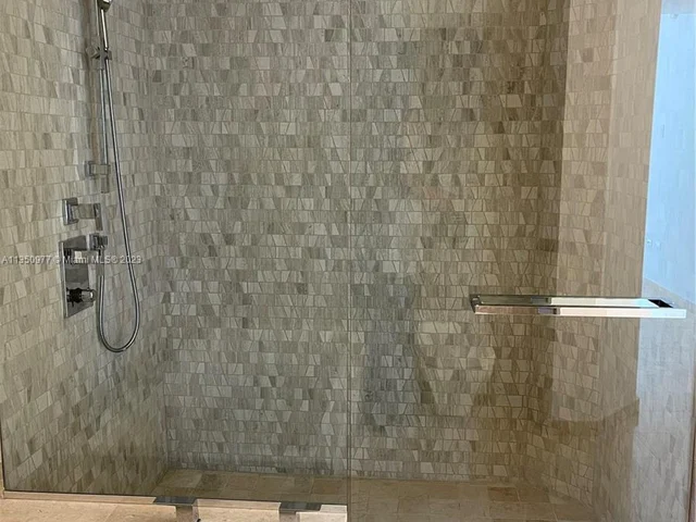 88 SW 7th St # 711, Miami FL 33130