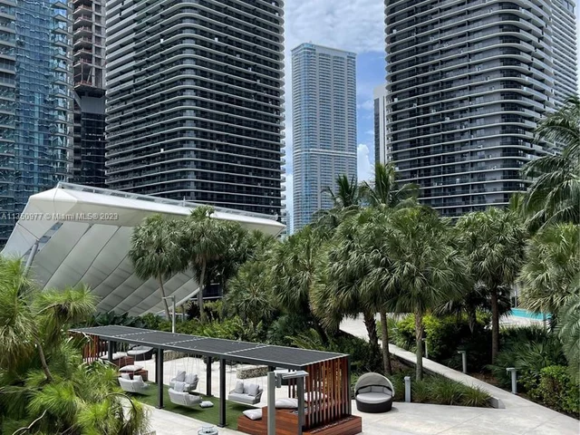 88 SW 7th St # 711, Miami FL 33130