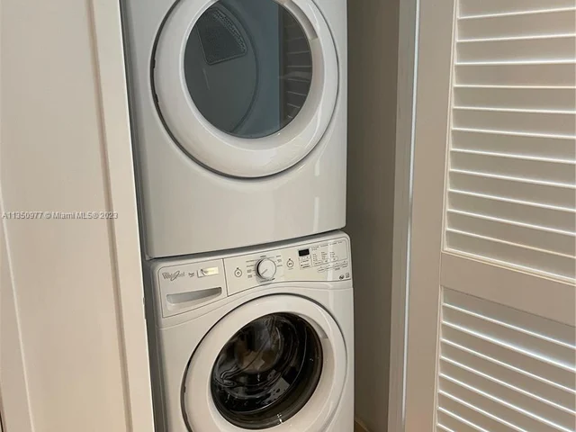 88 SW 7th St # 711, Miami FL 33130