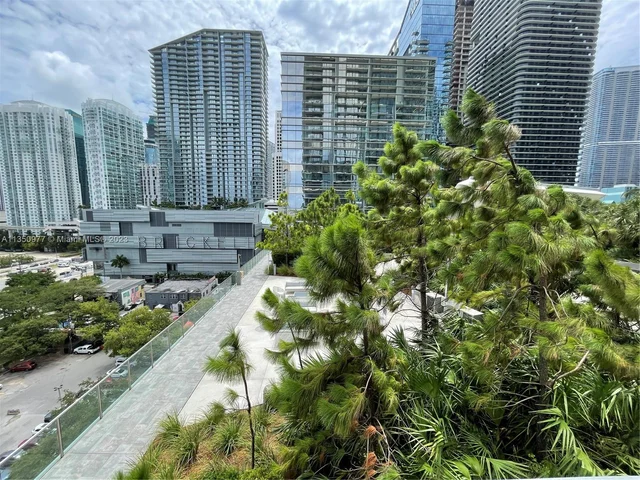 88 SW 7th St # 711, Miami FL 33130