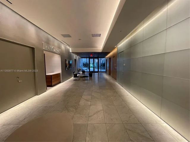 88 SW 7th St # 711, Miami FL 33130