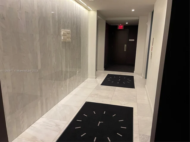 88 SW 7th St # 711, Miami FL 33130