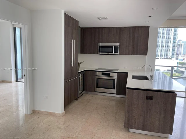 88 SW 7th St # 711, Miami FL 33130