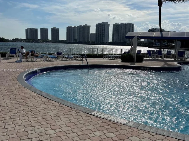 3530 Mystic Pointe Dr, Aventura FL 33180