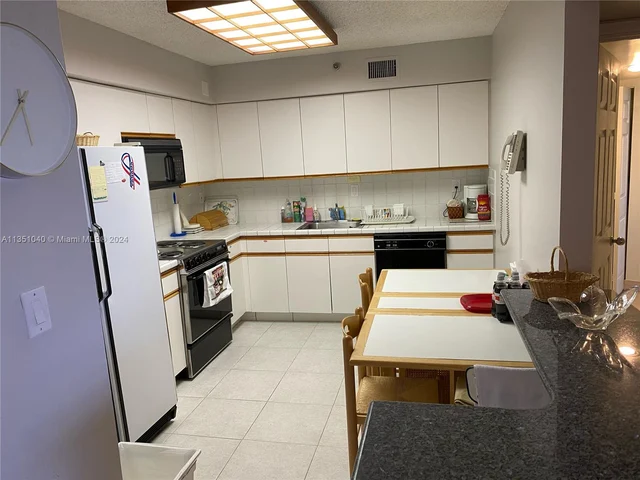 3530 Mystic Pointe Dr, Aventura FL 33180