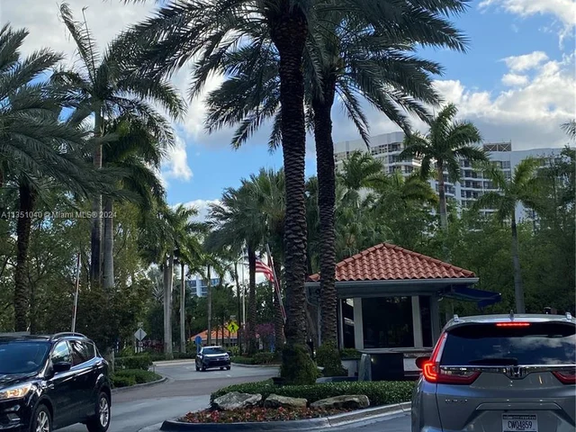 3530 Mystic Pointe Dr, Aventura FL 33180