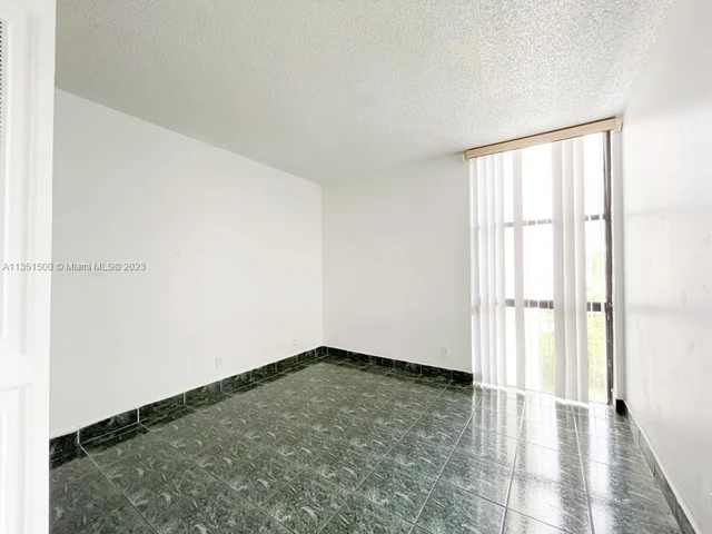 16909 N Bay Rd # 621, Sunny Isles Beach FL 33160