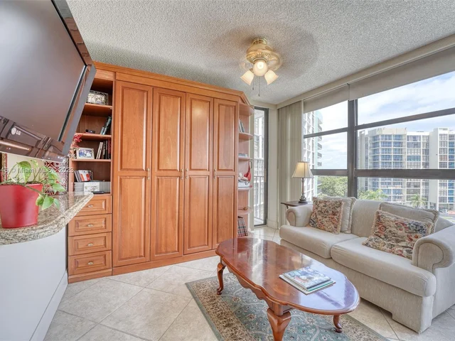 400 Leslie Dr # 615, Hallandale Beach FL 33009