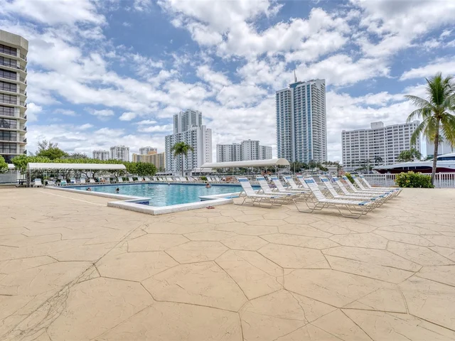 400 Leslie Dr # 615, Hallandale Beach FL 33009