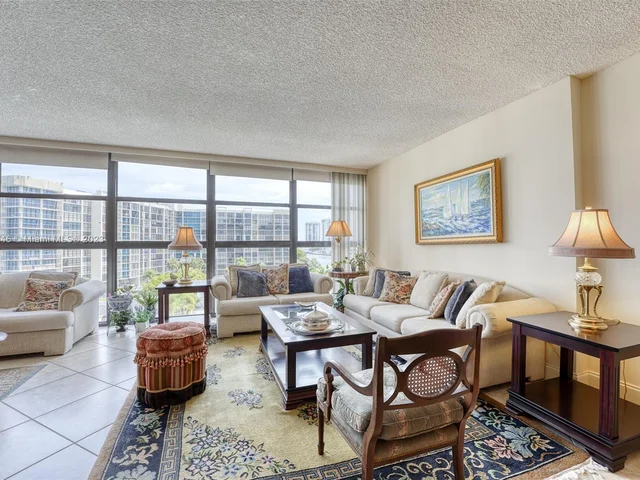 400 Leslie Dr # 615, Hallandale Beach FL 33009