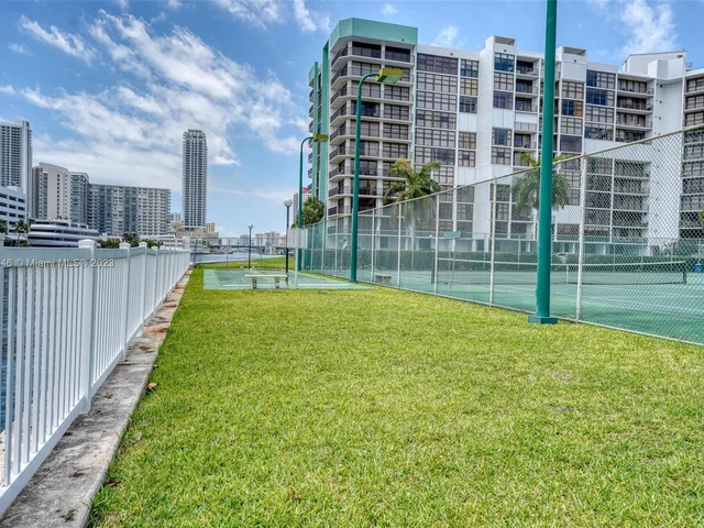 400 Leslie Dr # 615, Hallandale Beach FL 33009