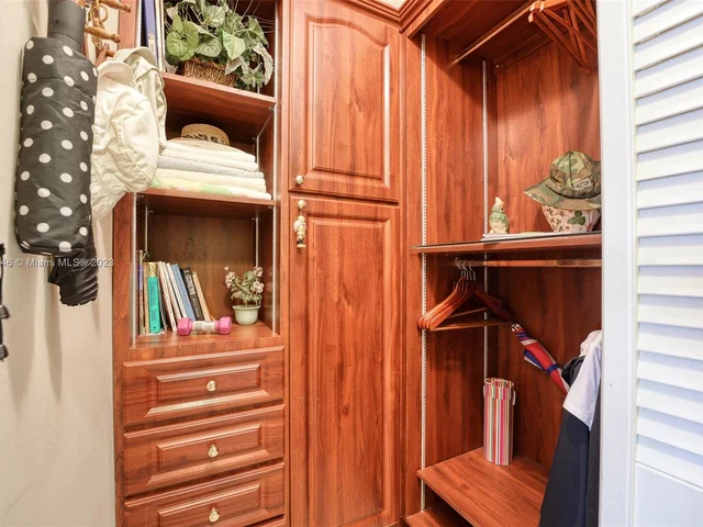 400 Leslie Dr # 615, Hallandale Beach FL 33009