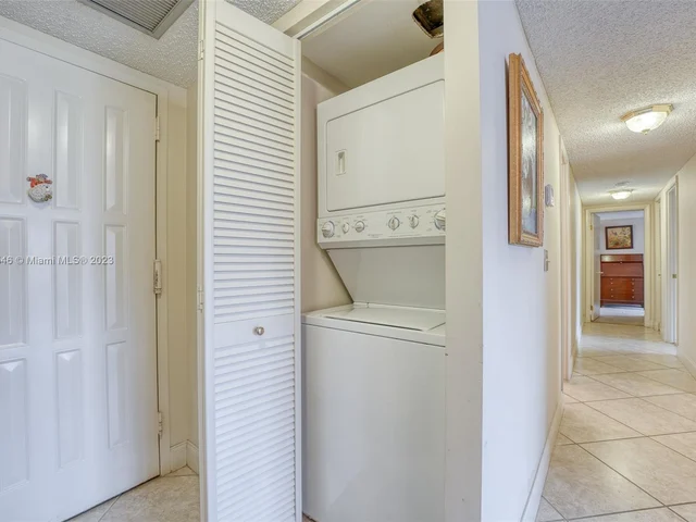 400 Leslie Dr # 615, Hallandale Beach FL 33009