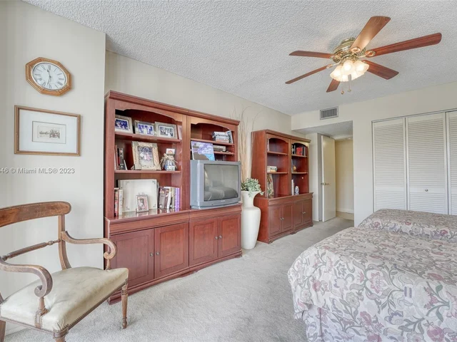 400 Leslie Dr # 615, Hallandale Beach FL 33009