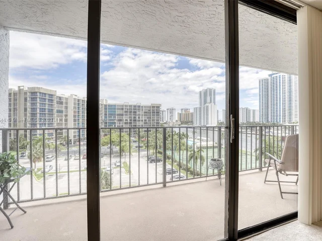 400 Leslie Dr # 615, Hallandale Beach FL 33009