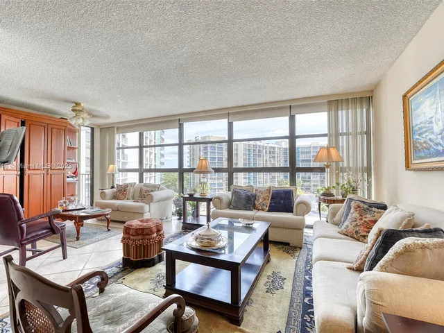 400 Leslie Dr # 615, Hallandale Beach FL 33009