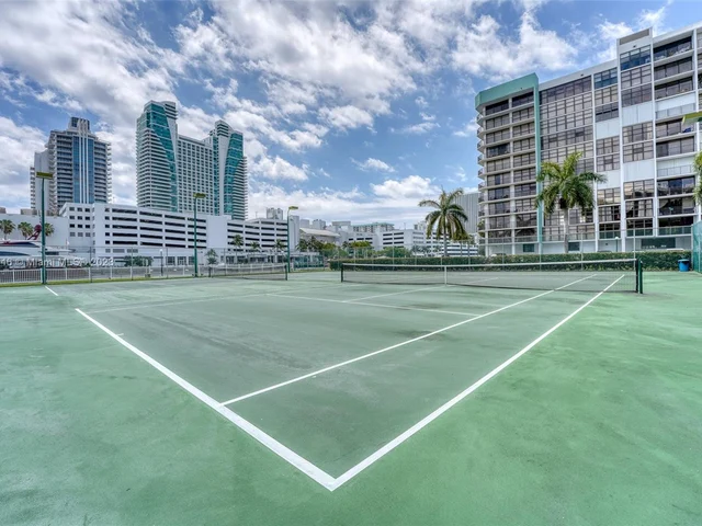 400 Leslie Dr # 615, Hallandale Beach FL 33009