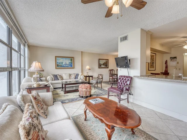 400 Leslie Dr # 615, Hallandale Beach FL 33009