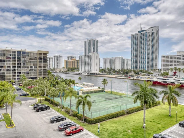 400 Leslie Dr # 615, Hallandale Beach FL 33009