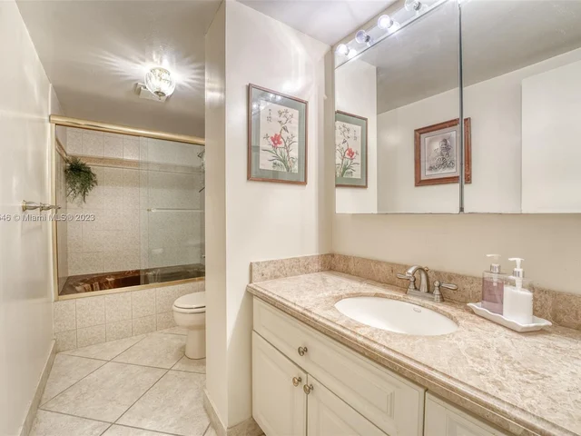 400 Leslie Dr # 615, Hallandale Beach FL 33009