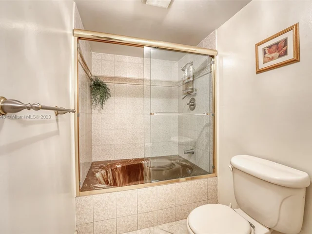 400 Leslie Dr # 615, Hallandale Beach FL 33009