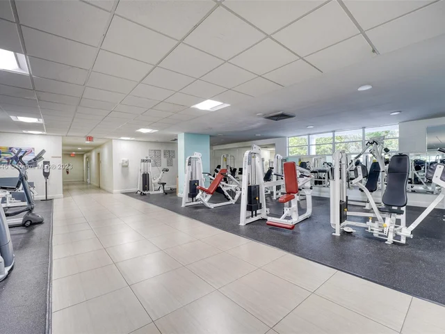 400 Leslie Dr # 615, Hallandale Beach FL 33009