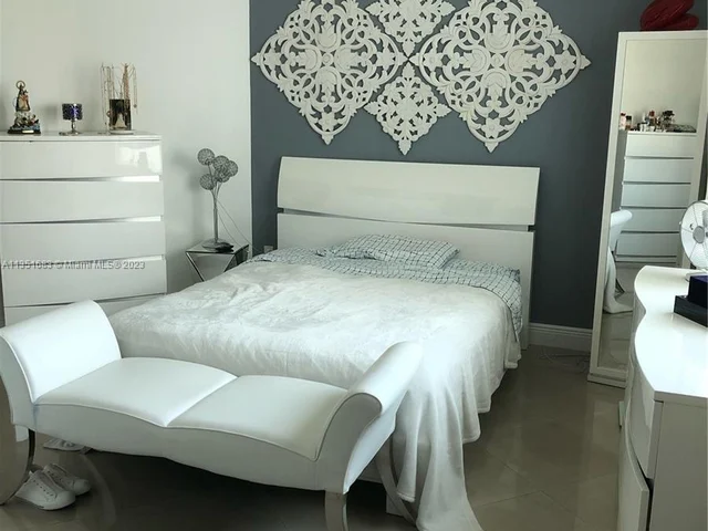 350 S Miami Ave # 1511, Miami FL 33130