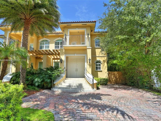 592 Fernwood Rd # B, Key Biscayne FL 33149